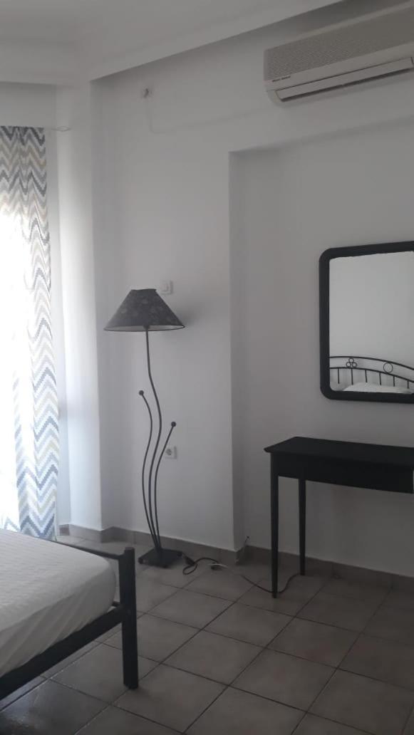 Central Apartments Eretria Exterior foto