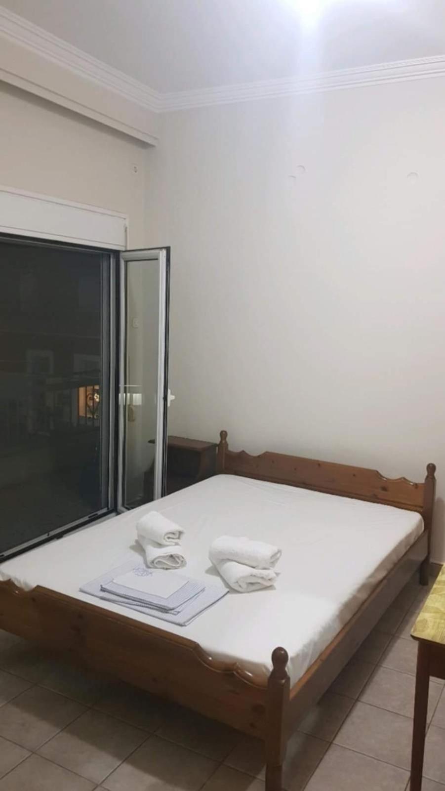 Central Apartments Eretria Exterior foto